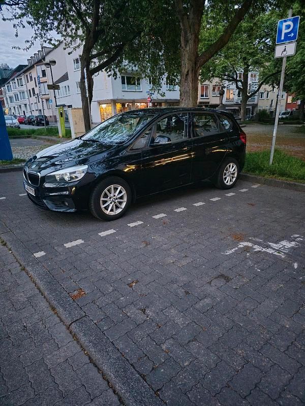 Schwarz Gebraucht 2017 BMW 220 Van / Kleinbus | 14.000 € (Fairer Preis) - Bild 1/1