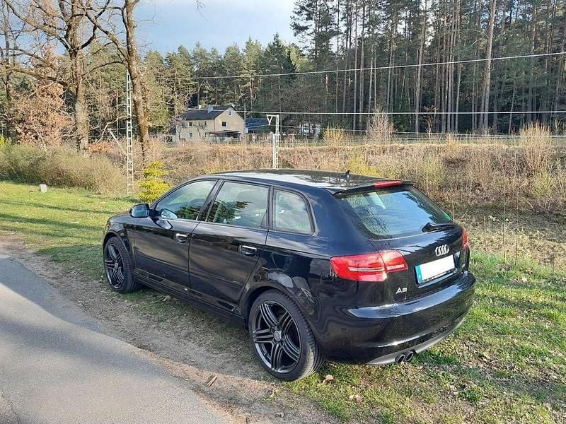 Gebraucht Audi A3 Attraction 125 PS (91 kW) 2011 Schwarz Kleinwagen