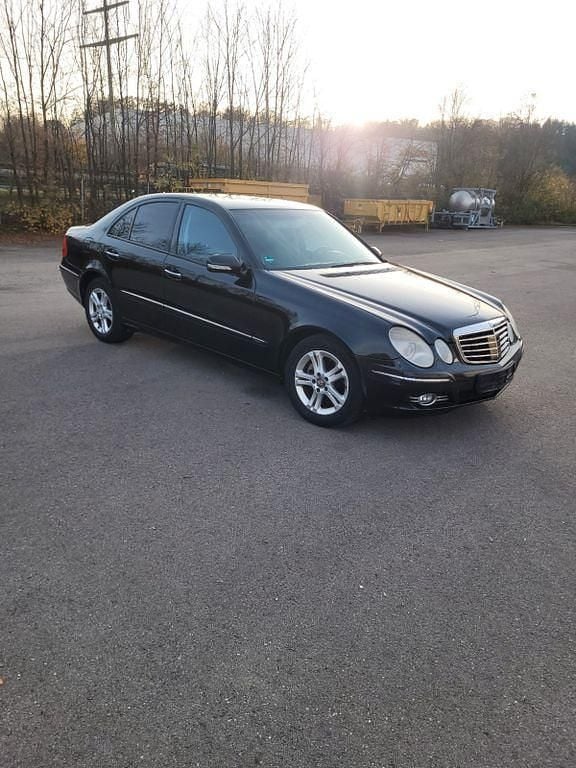 Gebraucht Mercedes E280 Avantgarde 190 PS (139 kW) 2009 Schwarz Limousine