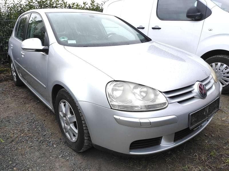 Reflexsilber metallic Gebraucht 2006 VW Golf V Sportline Kleinwagen | 1.150 € (Superpreis) - Bild 1/4