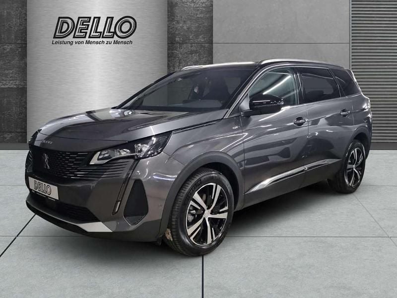 Lackierung platiniumgrau/meta Gebraucht 2024 Peugeot 5008 GT Van / Kleinbus | 29.940 € (Superpreis) - Bild 1/4