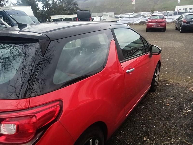 Gebraucht Citroën DS3 So Chic 120 PS (88 kW) 2010 Rot Kleinwagen
