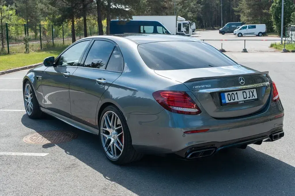 Gebraucht Mercedes E63S AMG AMG 612 PS (450 kW) 2020 Grau Limousine