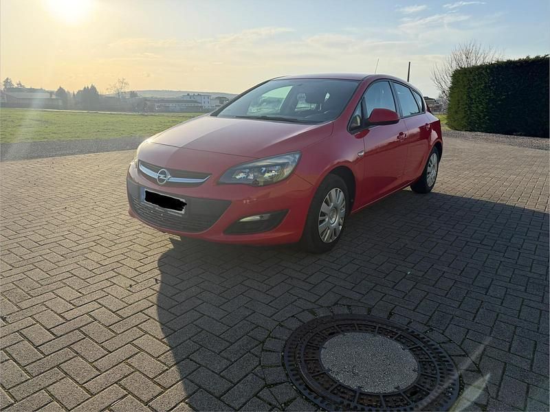 Gebraucht Opel Astra 87 PS (63 kW) 2012 Rot Kleinwagen