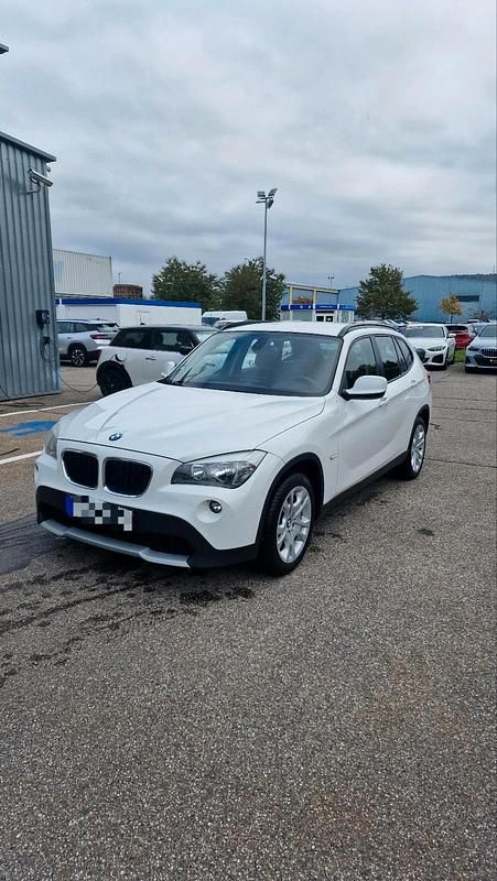 Weiß Gebraucht 2012 BMW X1 SUV | 10.499 € - Bild 1/4