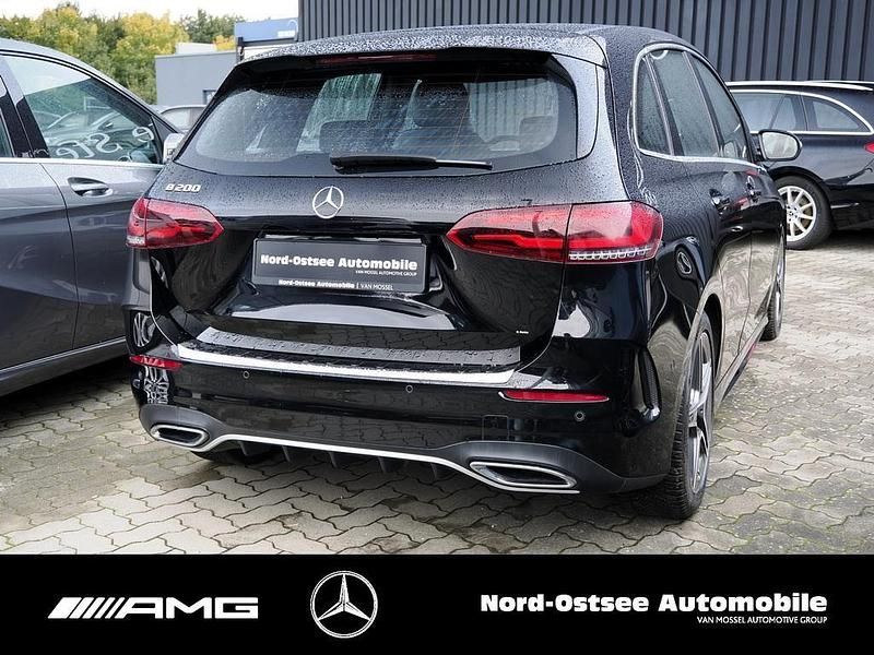 Gebraucht Mercedes B200 AMG 163 PS (119 kW) 2021 Schwarz Van / Kleinbus
