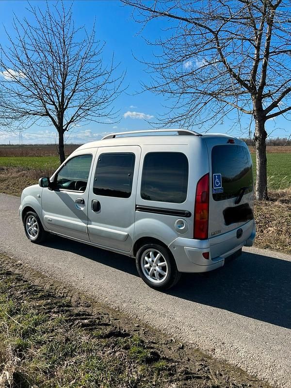 Gebraucht Renault Kangoo 70 PS (51 kW) 2005 Silber Van / Kleinbus