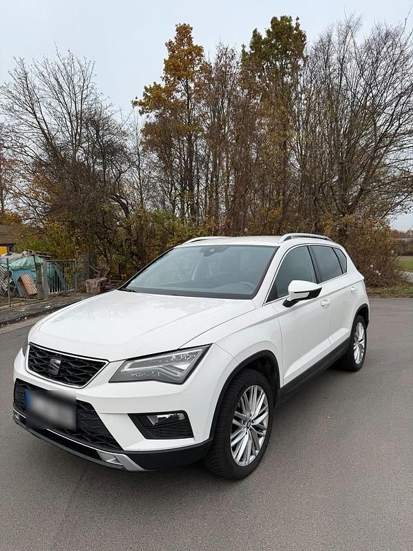 Weiß Gebraucht 2016 Seat Ateca 4Drive SUV | 14.400 € (Guter Preis) - Bild 1/4