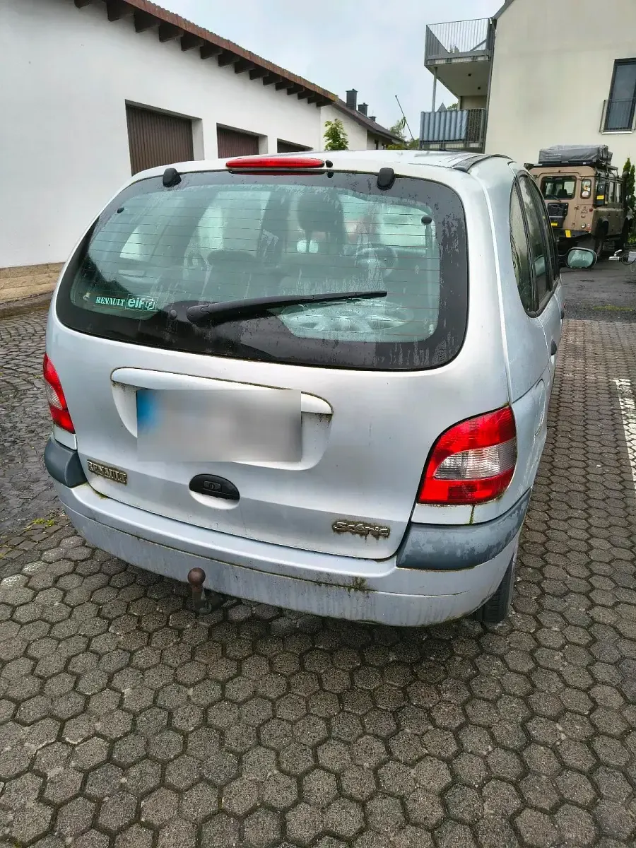Gebraucht Renault Mégane 105 PS (77 kW) 2000 Limousine