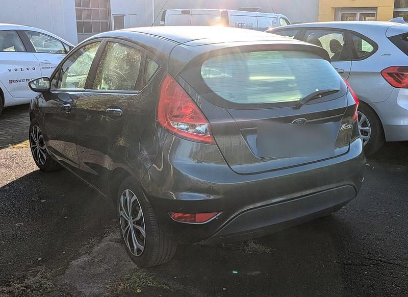 Gebraucht Ford Fiesta Trend 82 PS (60 kW) 2010 Grau Limousine