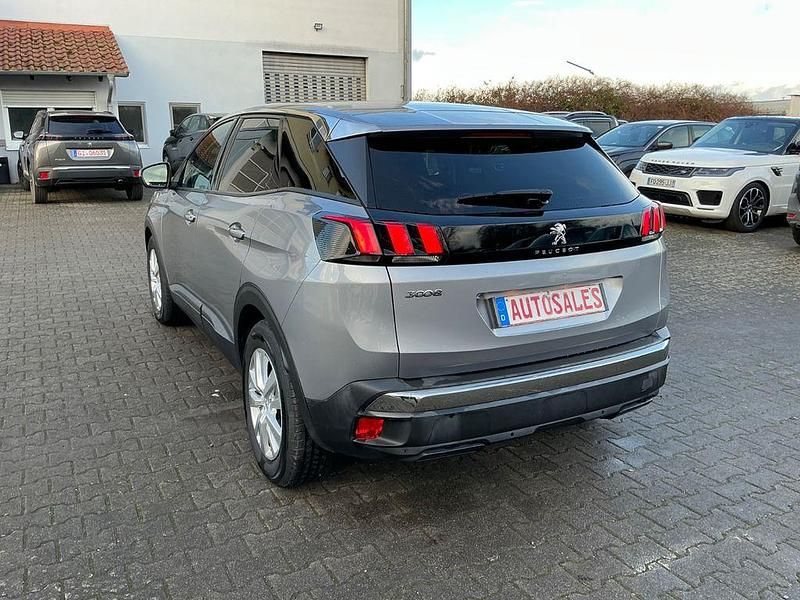 Gebraucht Peugeot 3008 Active 131 PS (96 kW) 2019 Grau SUV