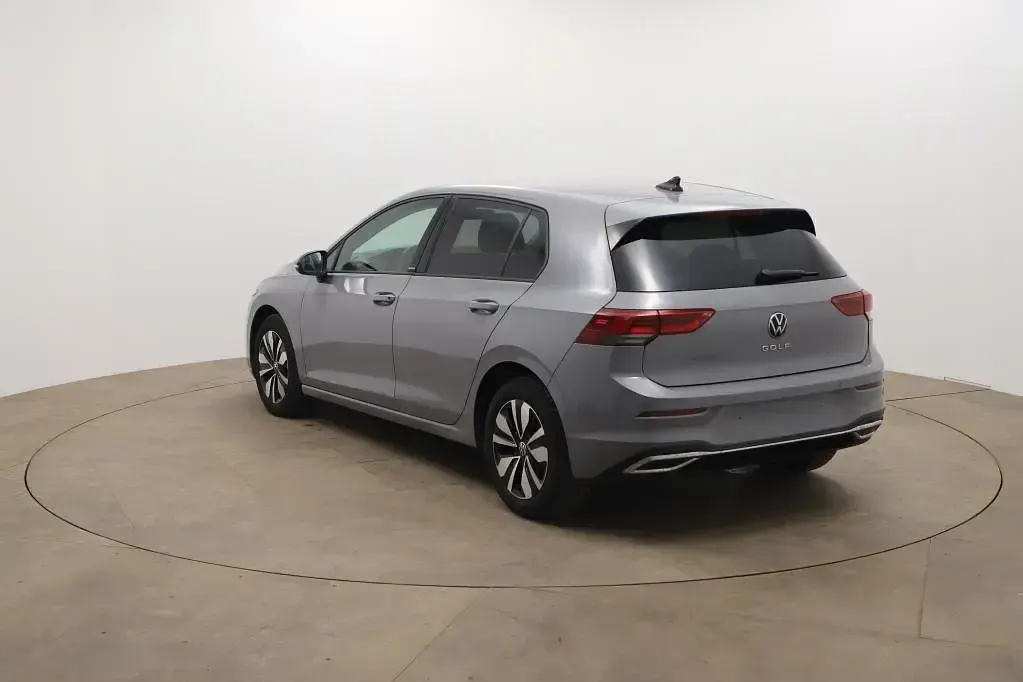 Gebraucht VW Golf VIII Move 110 PS (80 kW) 2024 Grau Limousine
