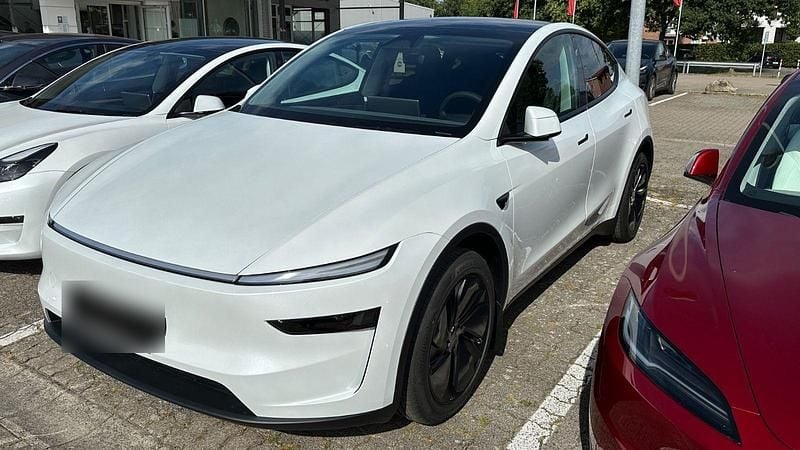 Gebraucht Tesla Model Y Long Range AWD 378 kW (514 PS) 2025 Weiß SUV