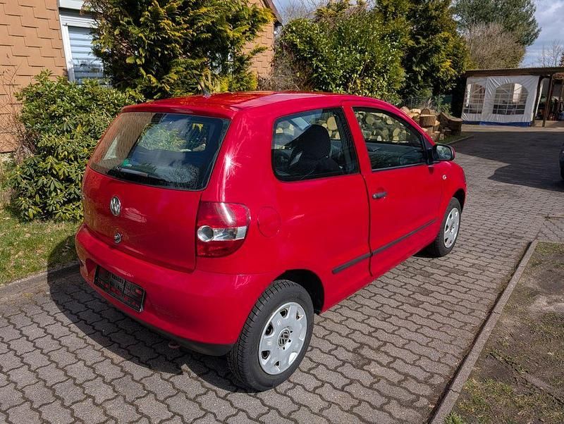 Gebraucht VW Fox 54 PS (39 kW) 2007 Rot Kleinwagen