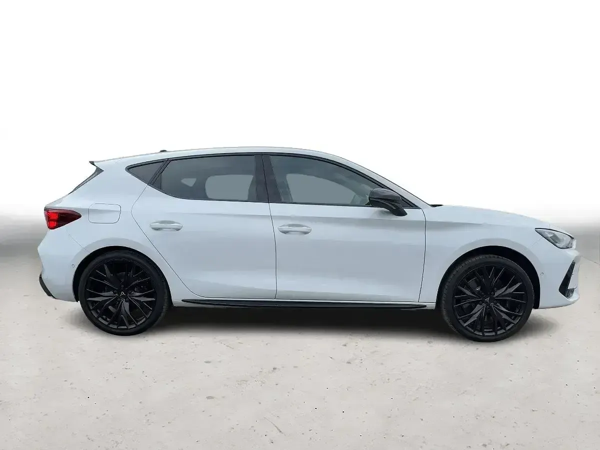 Neu Cupra Leon VZ 272 PS (200 kW) 2026 Weiß Limousine
