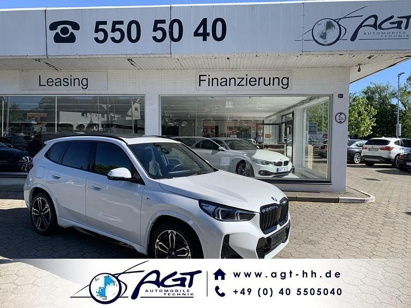 Weiß Gebraucht 2023 BMW iX1 M Sport SUV | 49.800 € - Bild 1/4