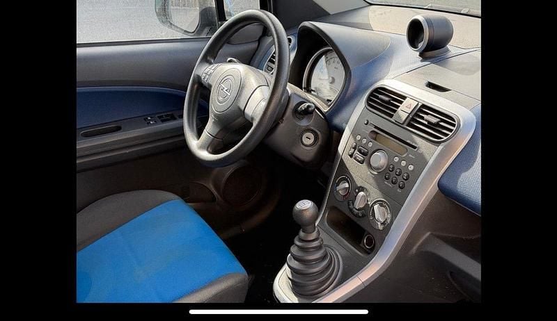 Gebraucht Opel Agila 65 PS (47 kW) 2009 Blau Kleinwagen