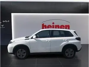 Gebraucht Suzuki Vitara Club 129 PS (94 kW) 2024 Weiß (cool white pearl metallic) SUV