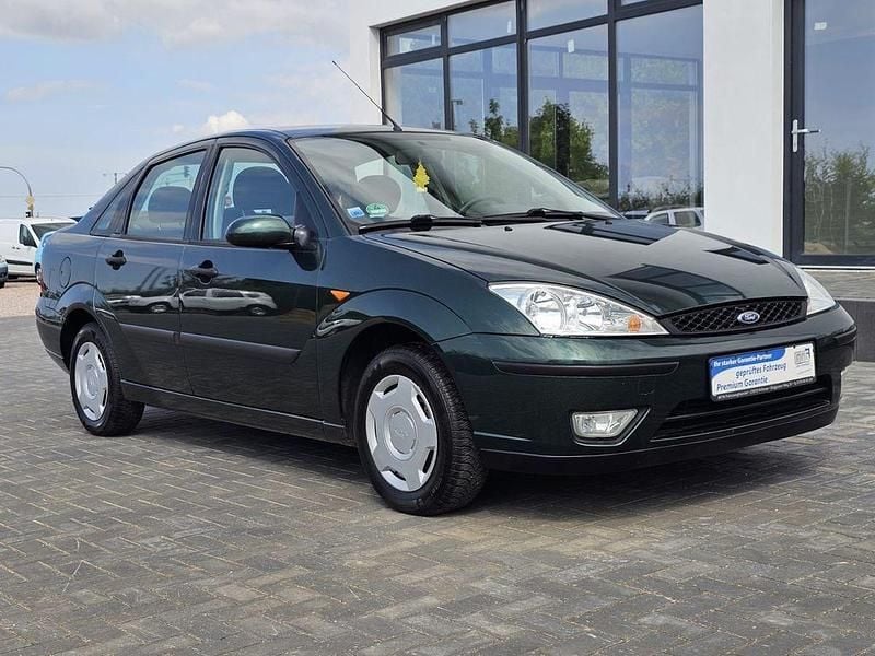 Grün Gebraucht 2004 Ford Focus Limousine | 3.499 € (Teuer) - Bild 1/4