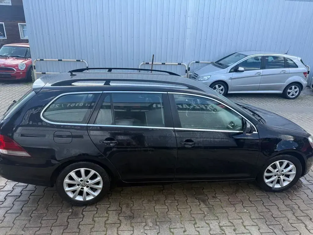 Gebraucht VW Golf VI Comfortline 105 PS (77 kW) 2013 Schwarz Kombi
