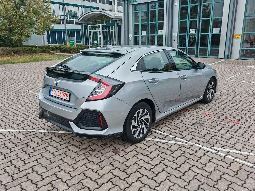 Gebraucht Honda Civic Comfort 126 PS (92 kW) 2021 Silber Limousine