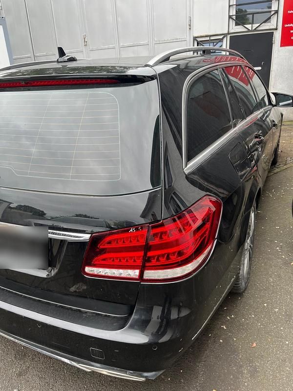 Gebraucht Mercedes E220 204 PS (150 kW) 2015 Kombi