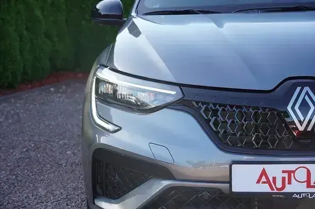 Neu Renault Arkana 140 PS (102 kW) 2026 Grau SUV