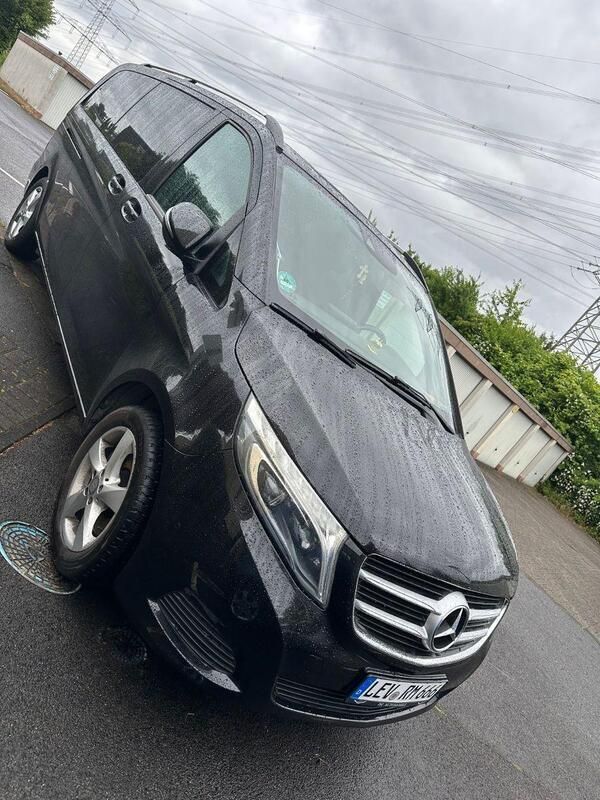 Schwarz Gebraucht 2017 Mercedes V250 Van / Kleinbus | 27.999 € (Guter Preis) - Bild 1/4