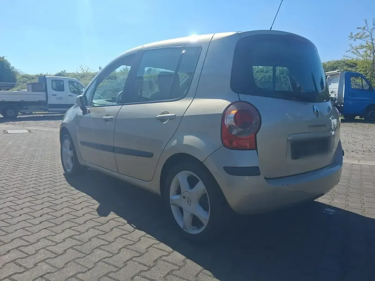 Używany Renault Modus 112 KM (82 kW) 2007 Złoty Minivan