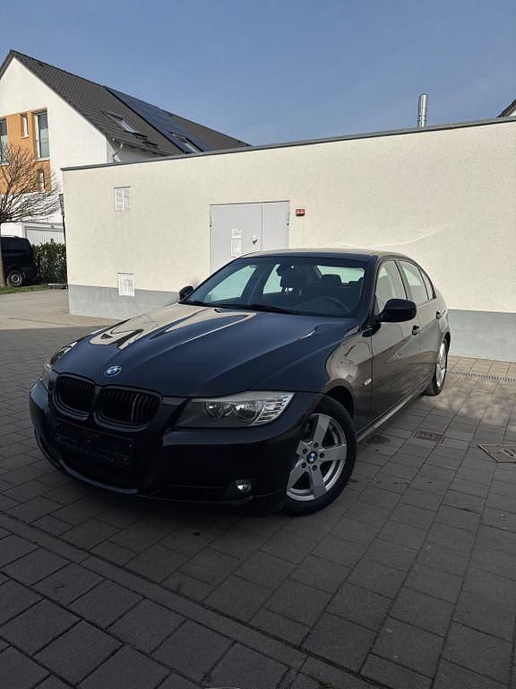 Gebraucht BMW 318 Performance 143 PS (105 kW) 2010 Schwarz Limousine