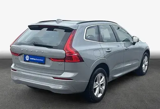 Używany Volvo XC60 Core 197 KM (144 kW) 2023 Szary SUV