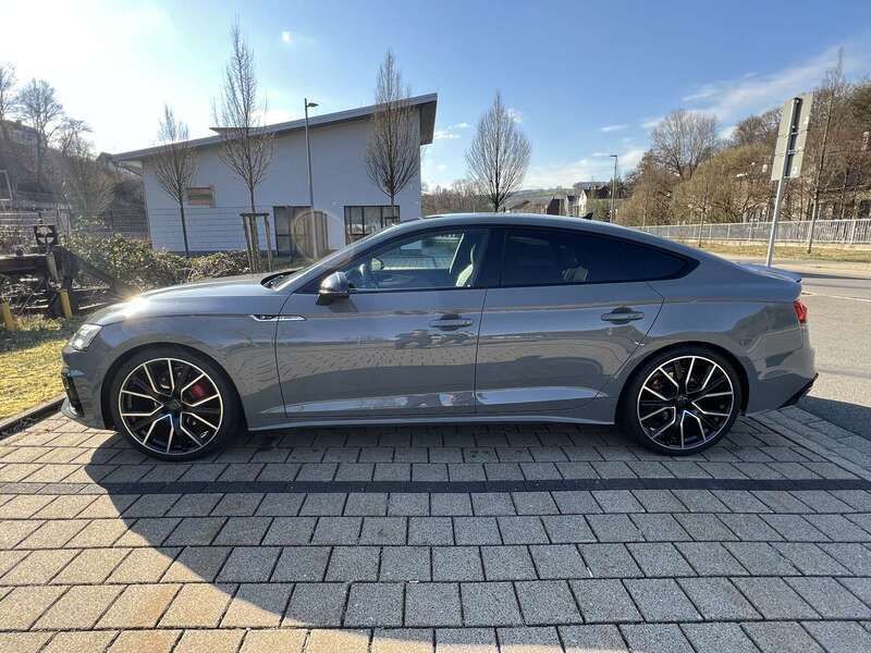 Grau Gebraucht 2021 Audi A5 Design Coupé | 35.000 € (Fairer Preis) - Bild 1/4