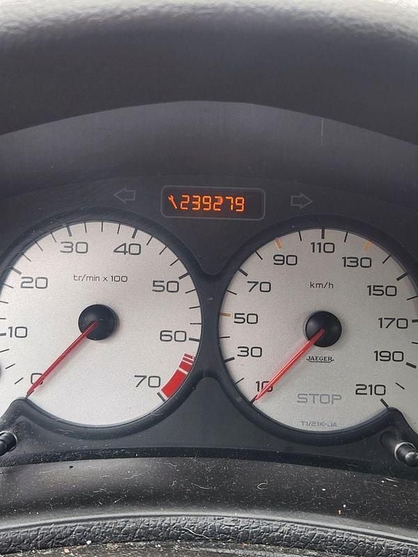 Gebraucht Peugeot 206 75 PS (55 kW) 2003 Gold Kombi