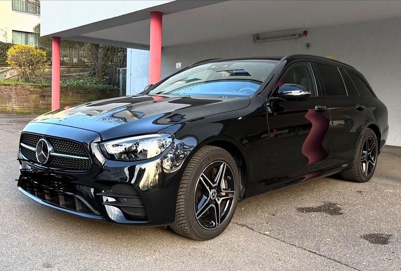 Gebraucht Mercedes E300 AMG 320 PS (235 kW) 2023 Schwarz Kombi