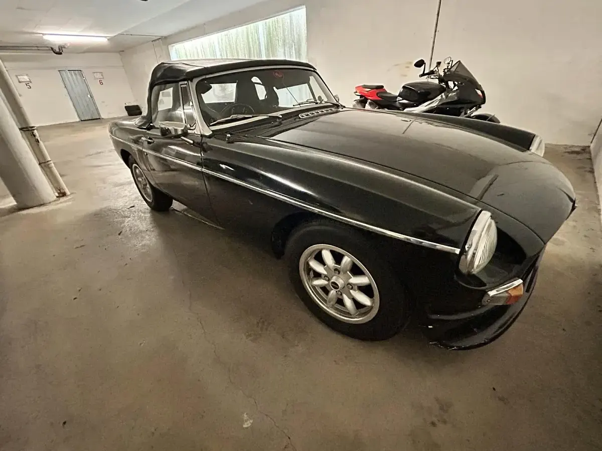 Używany MG B 90 KM (66 kW) 1980 Czarny Kabriolet