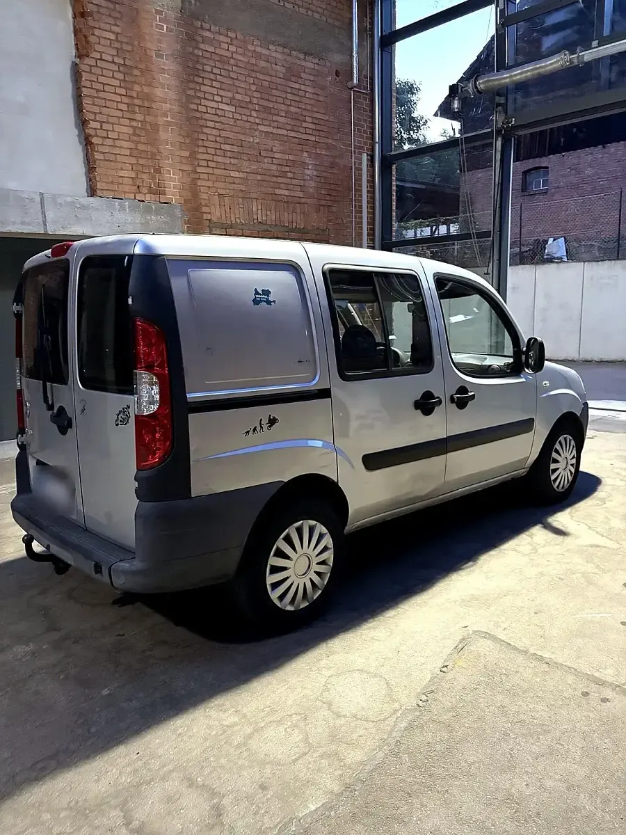 Gebraucht Fiat Doblò 75 PS (55 kW) 2008 Silber Van / Kleinbus