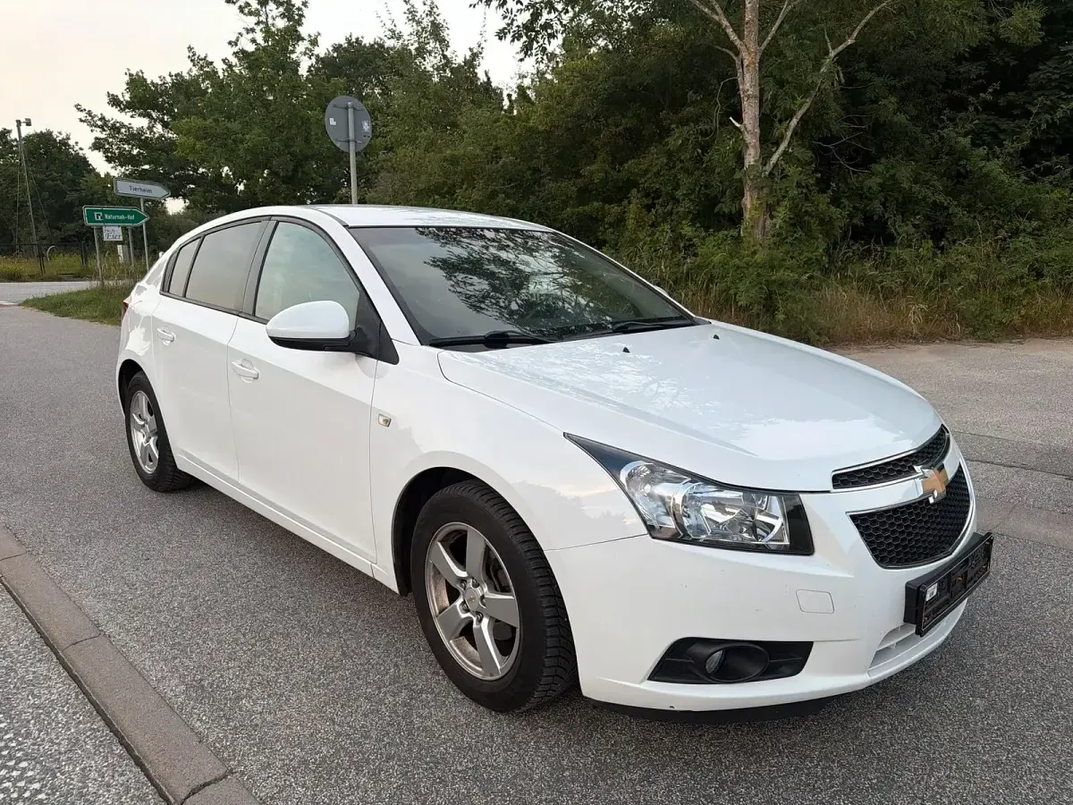 Gebraucht Chevrolet Cruze 124 PS (91 kW) 2011 Weiß Limousine