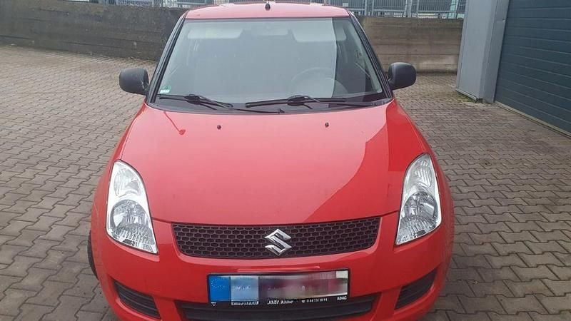 Rot Gebraucht 2008 Suzuki Swift Comfort Coupé | 1.500 € (Guter Preis) - Bild 1/4