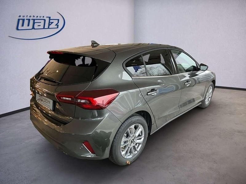 Nuevo Ford Focus Titanium 125 CV (91 kW) 2026 Gris Berlina