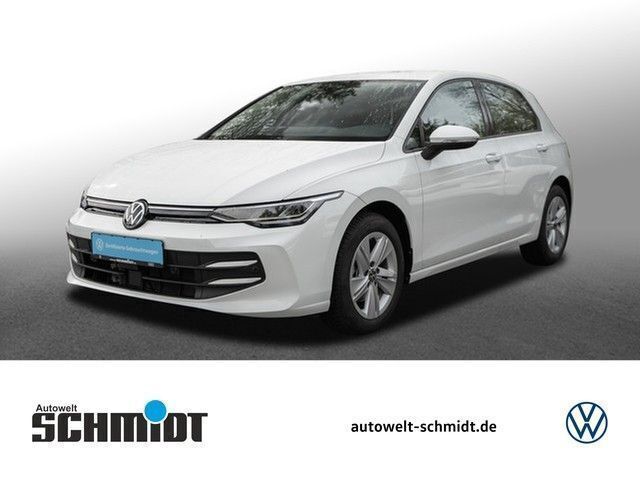 Pure white Gebraucht 2024 VW Golf VIII Life Limousine | 22.779 € (Superpreis) - Bild 1/4