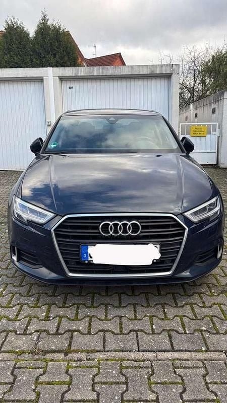 Blau Gebraucht 2017 Audi A3 Limousine | 18.500 € (Etwas zu teuer) - Bild 1/4