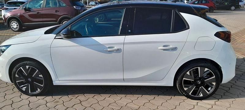 Gebraucht Opel Corsa-e 100 kW (136 PS) 2023 Weiß Kleinwagen