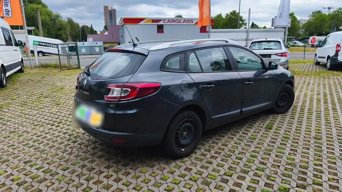 Gebraucht Renault Mégane GrandTour Expression 110 PS (80 kW) 2013 Schwarz Kombi