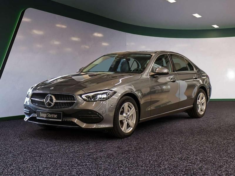 Gebraucht Mercedes C400 Avantgarde 252 PS (185 kW) 2023 Grau Limousine