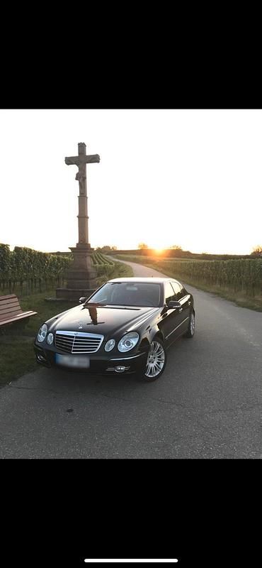 Gebraucht Mercedes E280 190 PS (139 kW) 2007 Schwarz Limousine