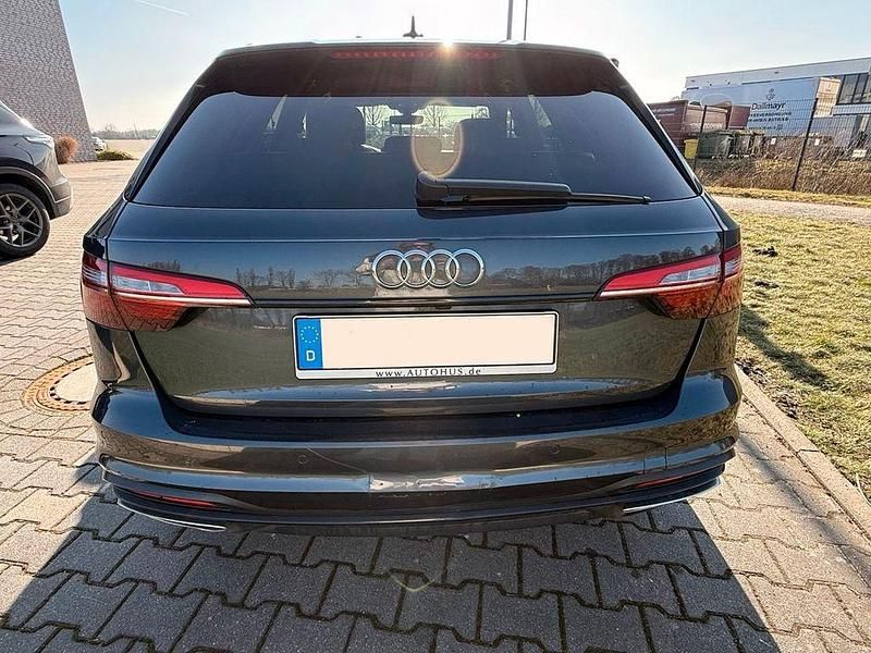 Gebraucht Audi A4 Advanced 163 PS (119 kW) 2021 Schwarz Kombi