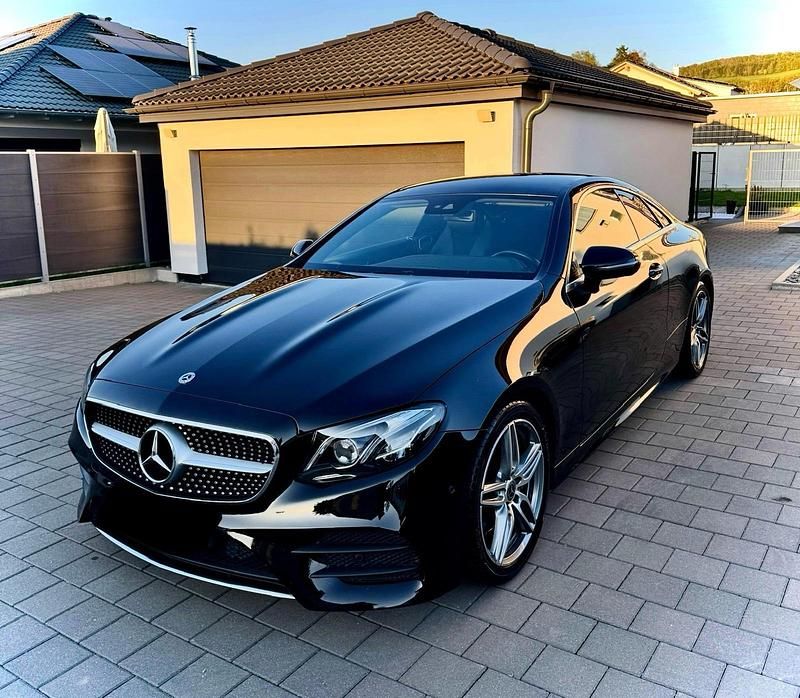 Second-hand Mercedes E220 AMG 194 CP (142 kW) 2017 Negru Coupe