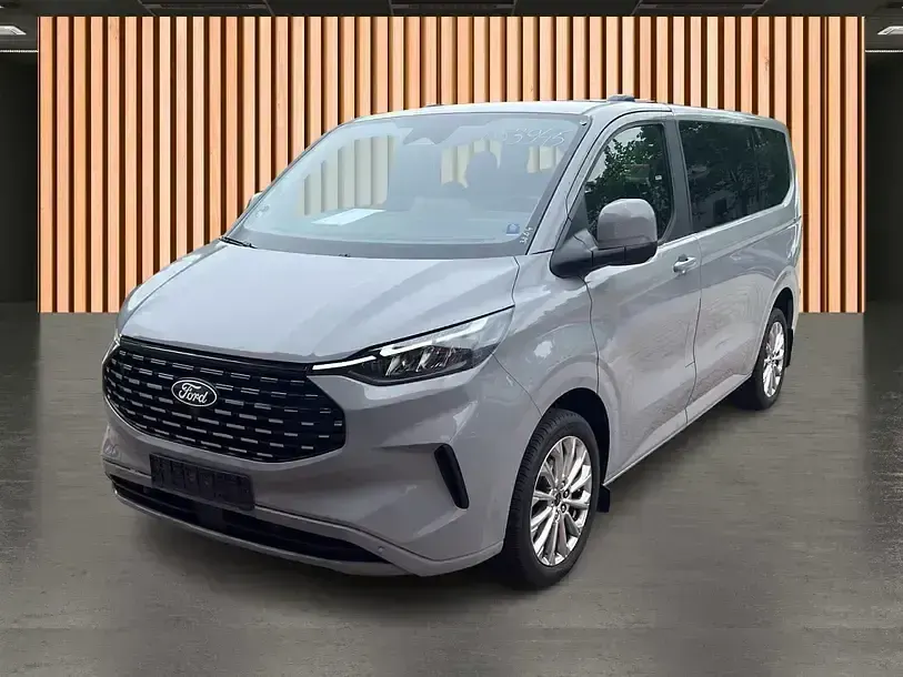 Gebraucht Ford Tourneo Custom Titanium 170 PS (125 kW) 2024 Grau Van