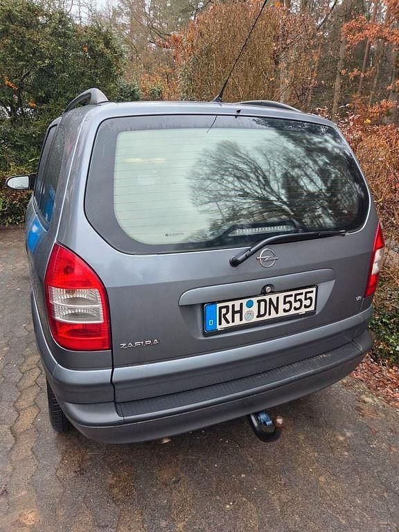 Grau Gebraucht 2005 Opel Zafira Elegance Van / Kleinbus | 800 € (Superpreis) - Bild 1/4