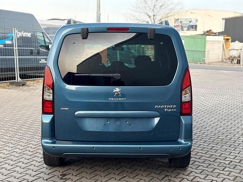 Gebraucht Peugeot TePee 110 PS (80 kW) 2017 Blau Limousine